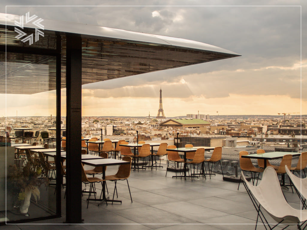 Terrasse avec vue panoramique sur Paris